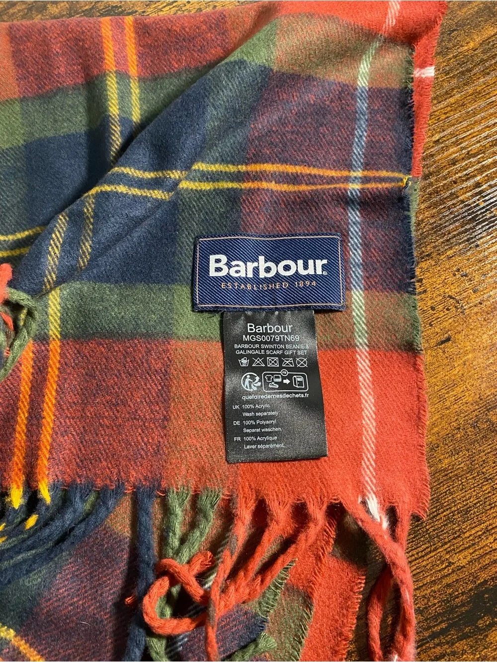 NWOT Barbour Plaid Scarf 70”x 13”